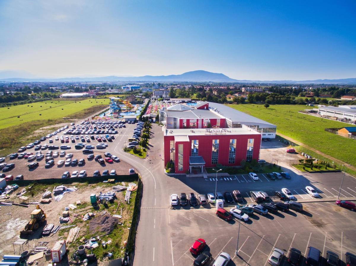 Hotel Alinalex - Paradisul Acvatic Brasov Bagian luar foto