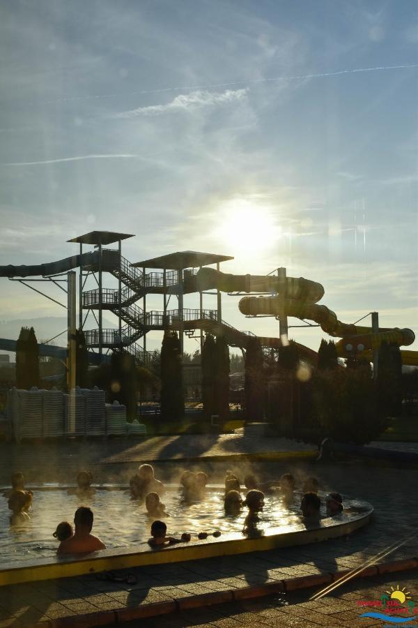 Hotel Alinalex - Paradisul Acvatic Brasov Bagian luar foto